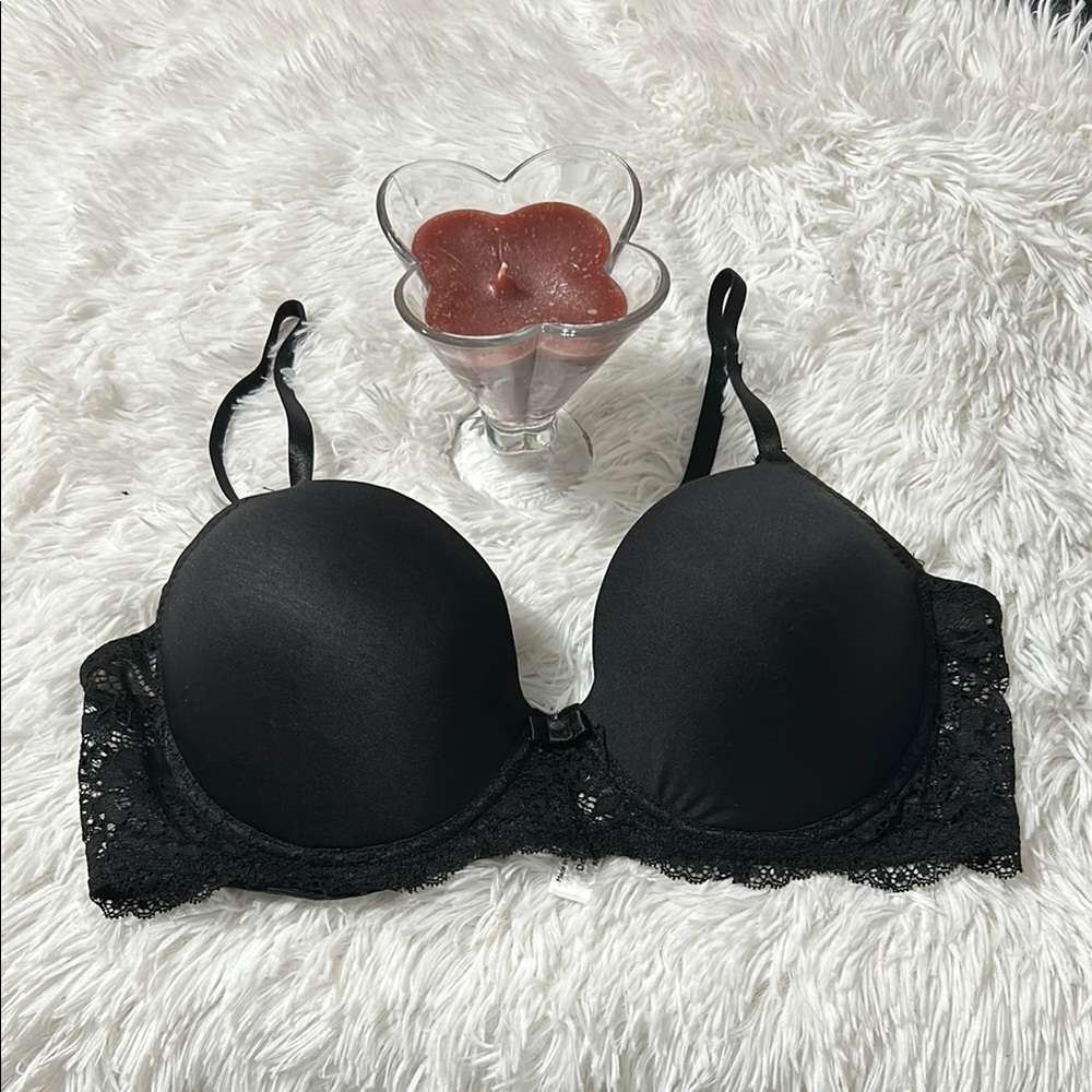 Black Lace Push-Up Bra with Front Closure